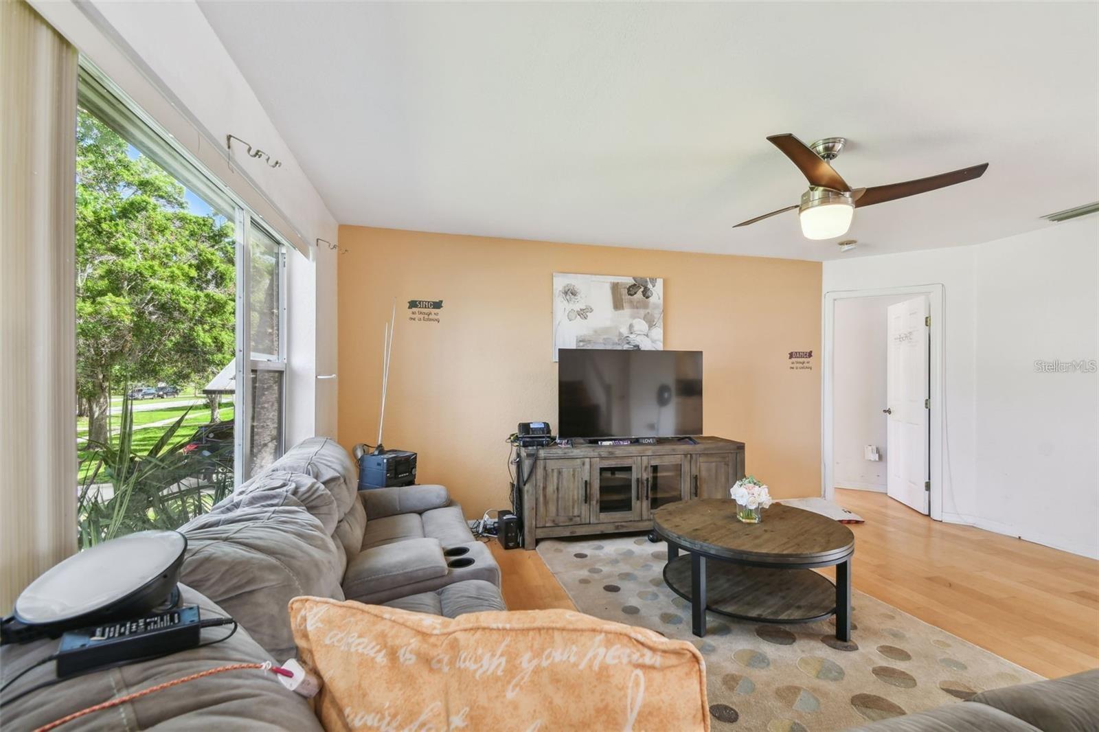317 SHORE DR E — photo 30