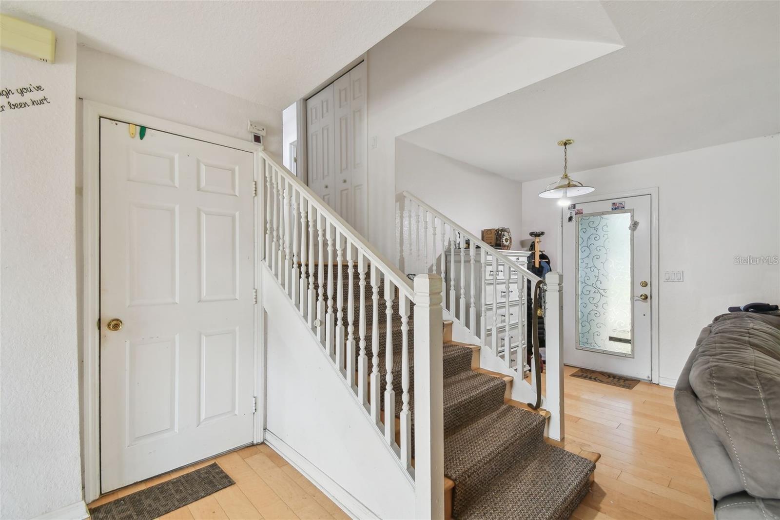 317 SHORE DR E — photo 19