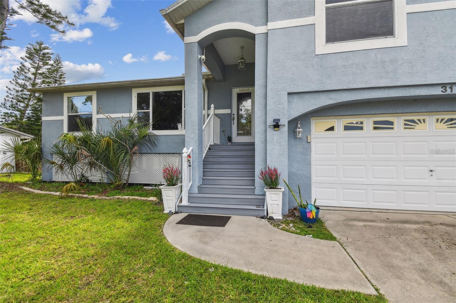 317 SHORE DR E — photo 4