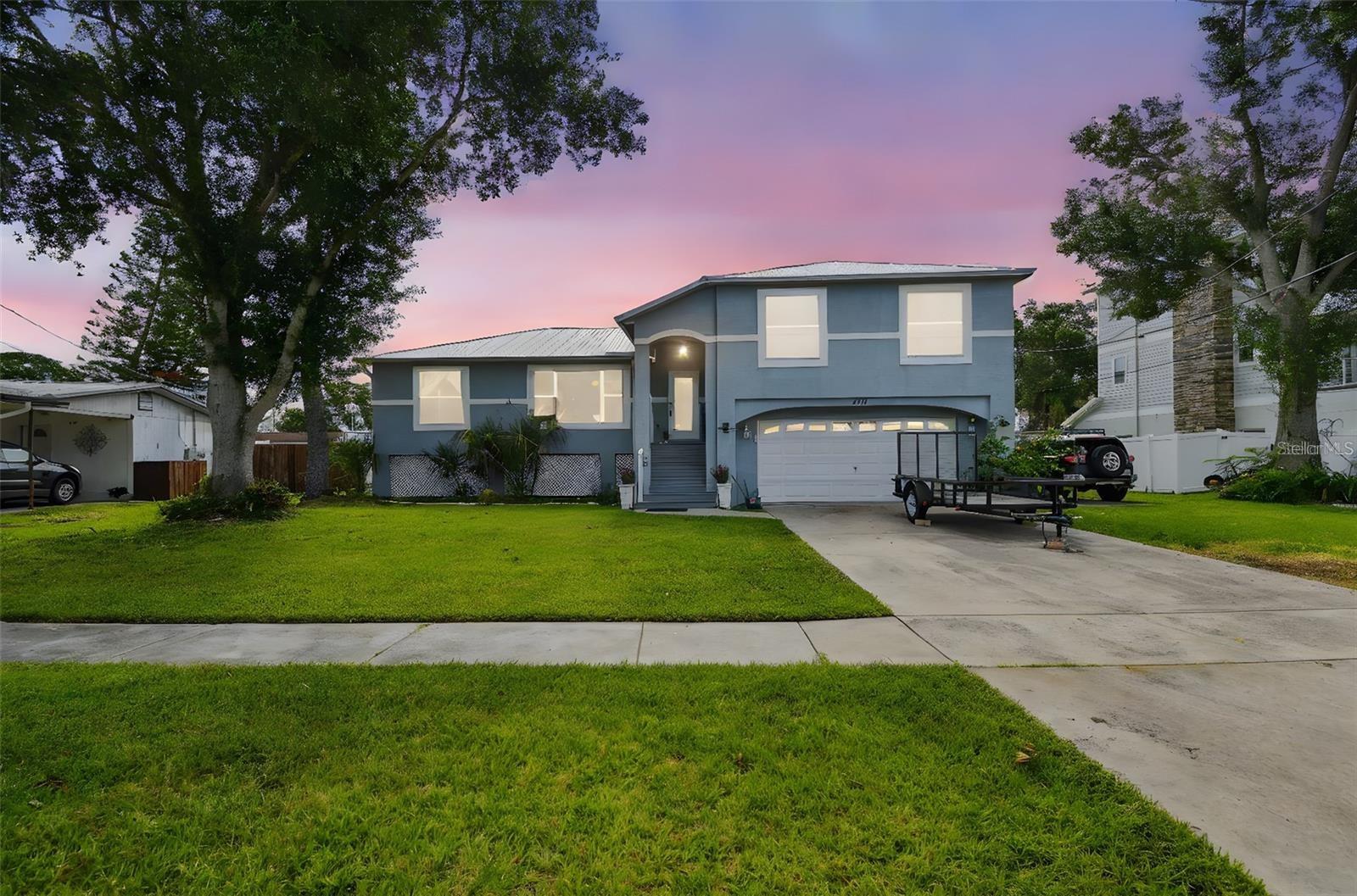 317 SHORE DR E — photo 2