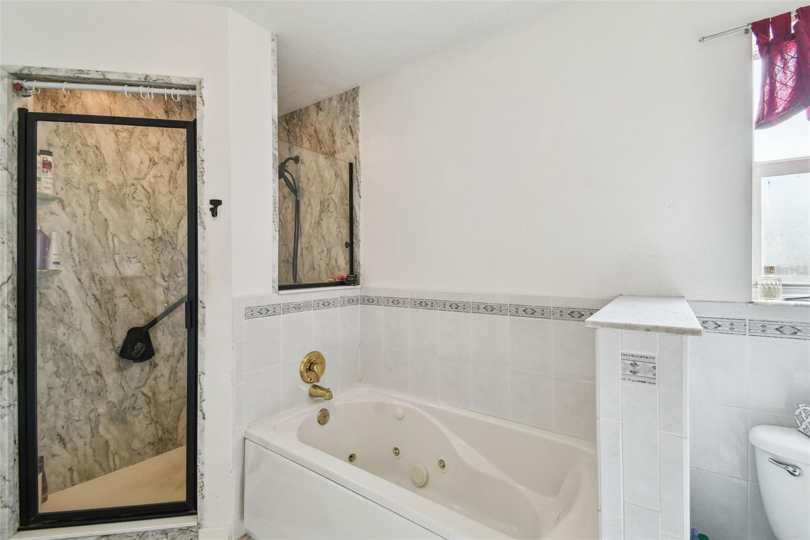 317 SHORE DR E — photo 6