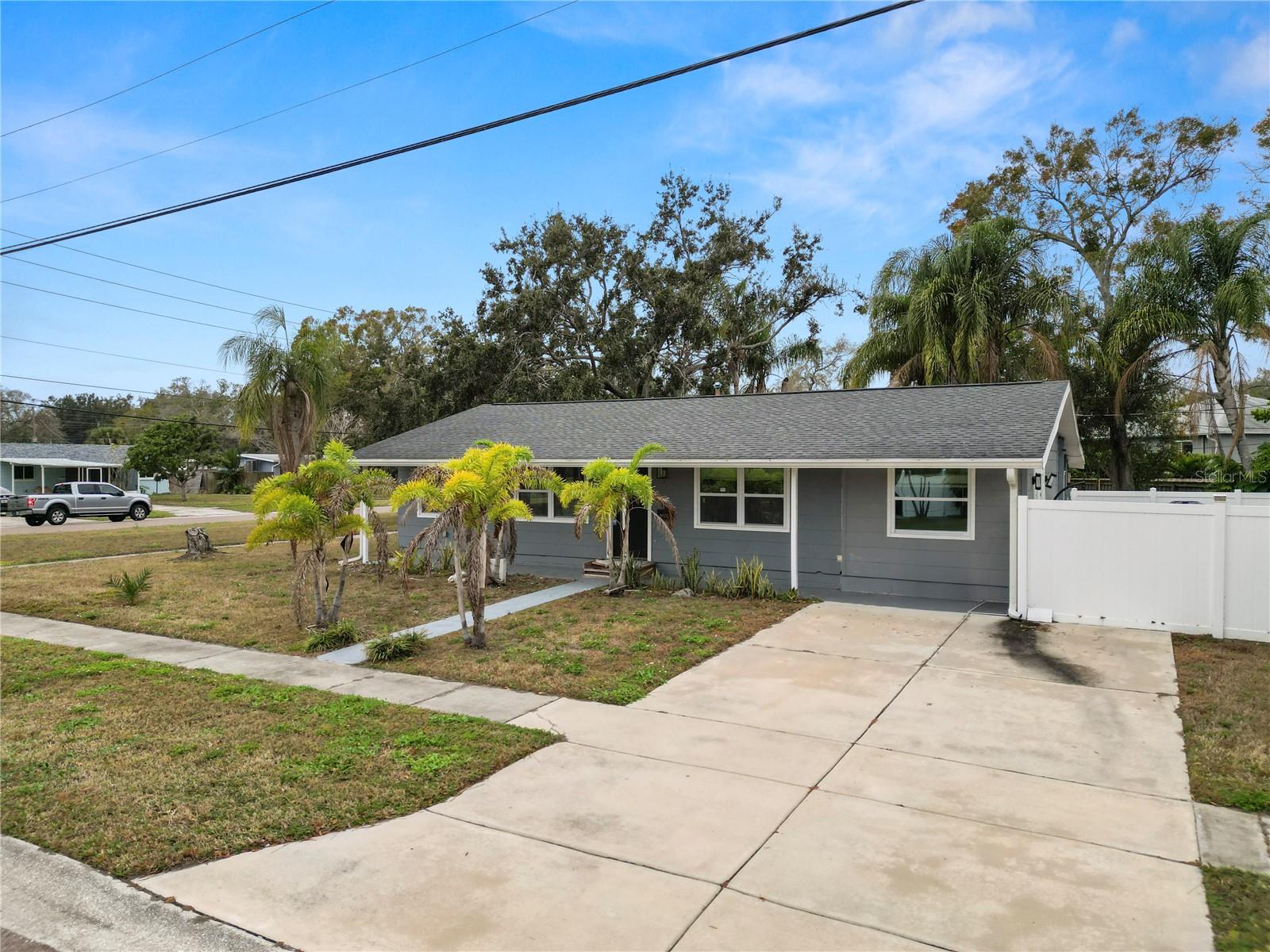 8100 OVERLOOK PL NE — photo 34