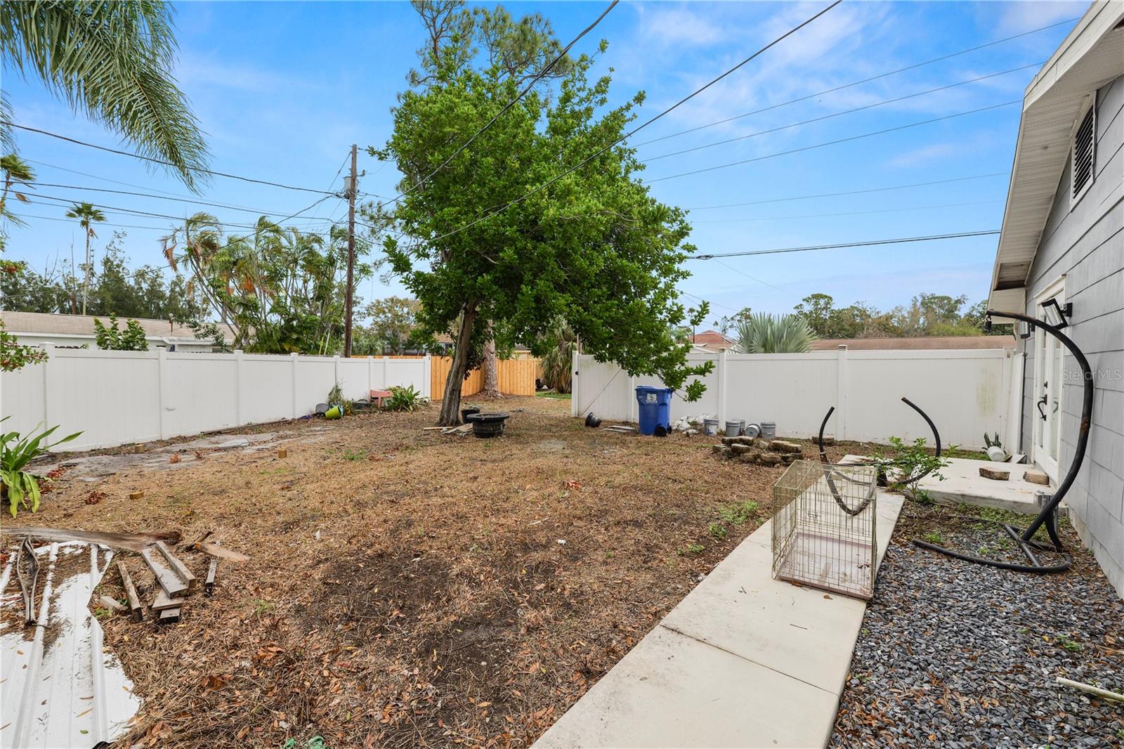 8100 OVERLOOK PL NE — photo 26