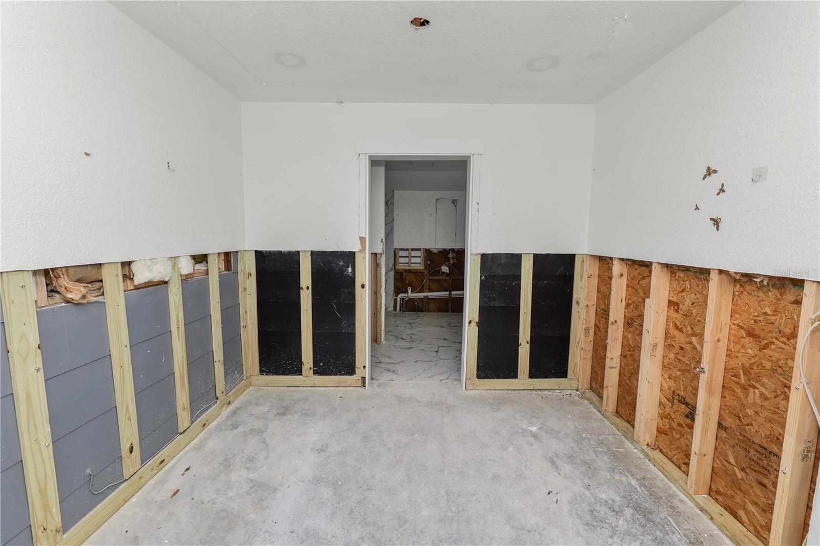 8100 OVERLOOK PL NE — photo 18