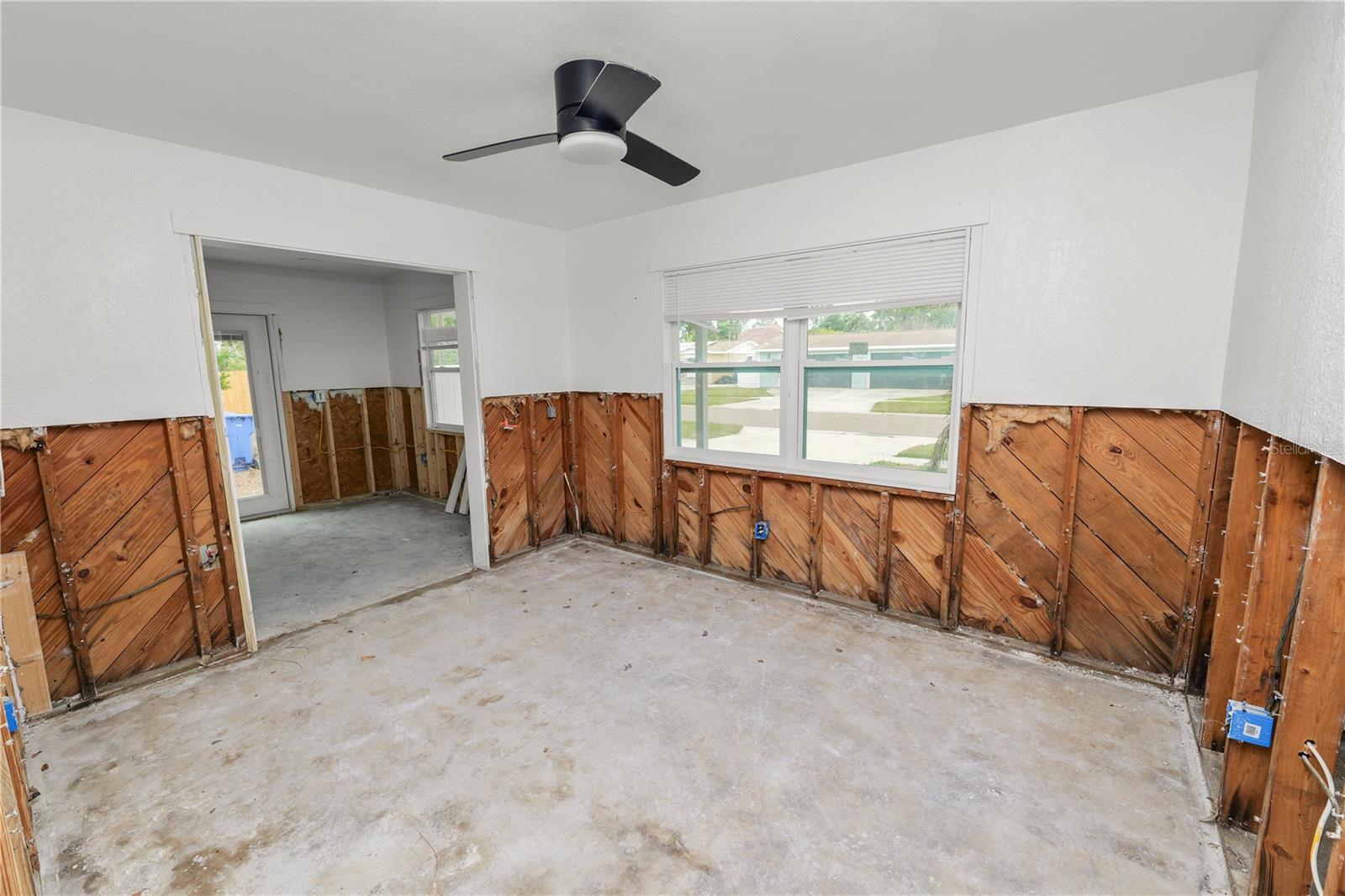 8100 OVERLOOK PL NE — photo 21