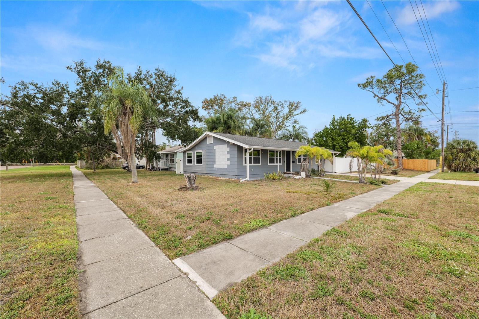 8100 OVERLOOK PL NE — photo 27
