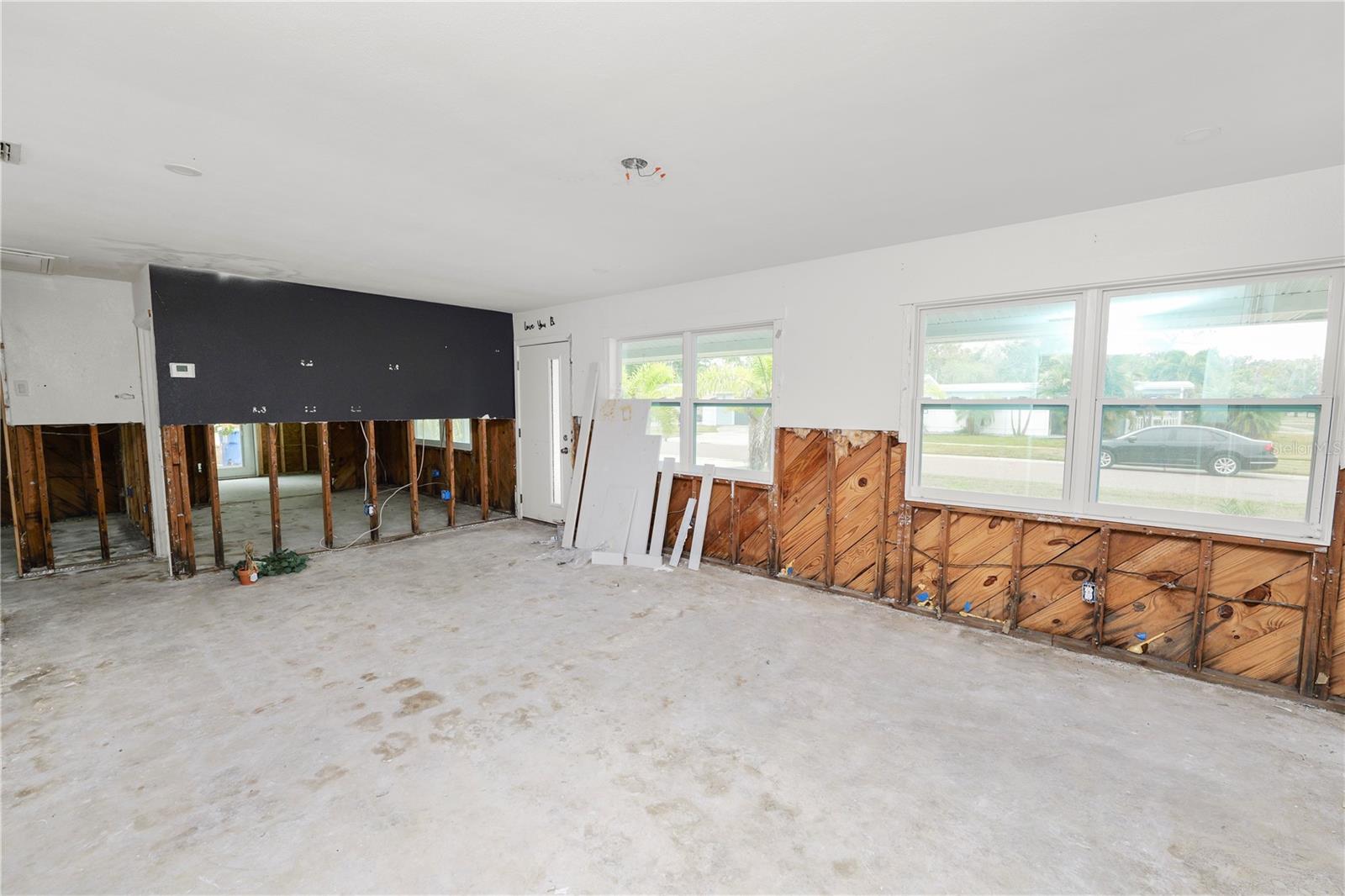 8100 OVERLOOK PL NE — photo 5