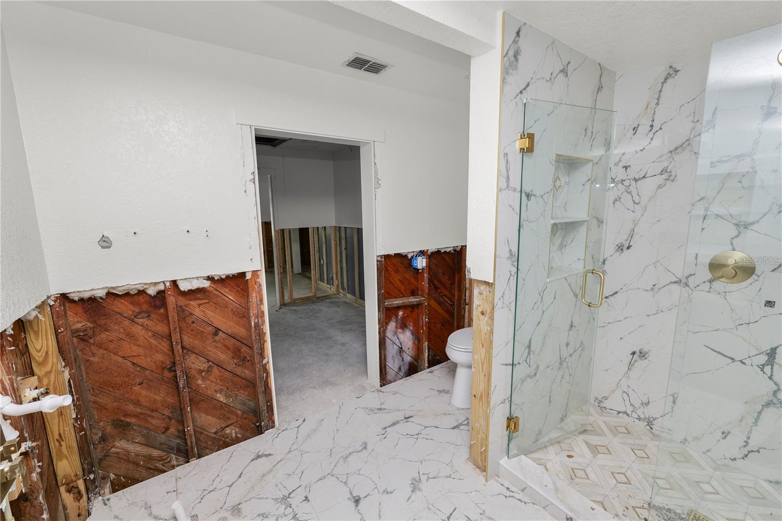 8100 OVERLOOK PL NE — photo 13