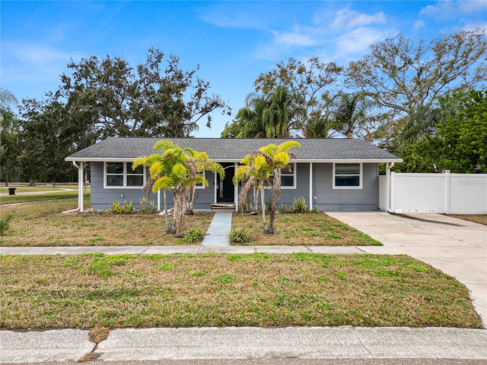 8100 OVERLOOK PL NE — photo 33