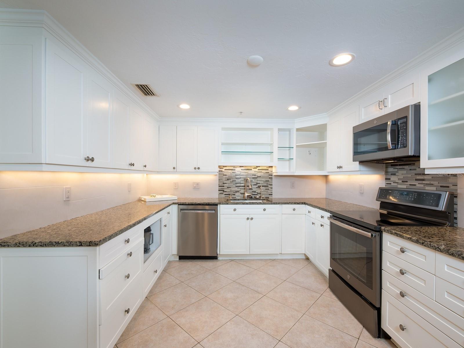 1255 N GULFSTREAM AVE #1106 — photo 15