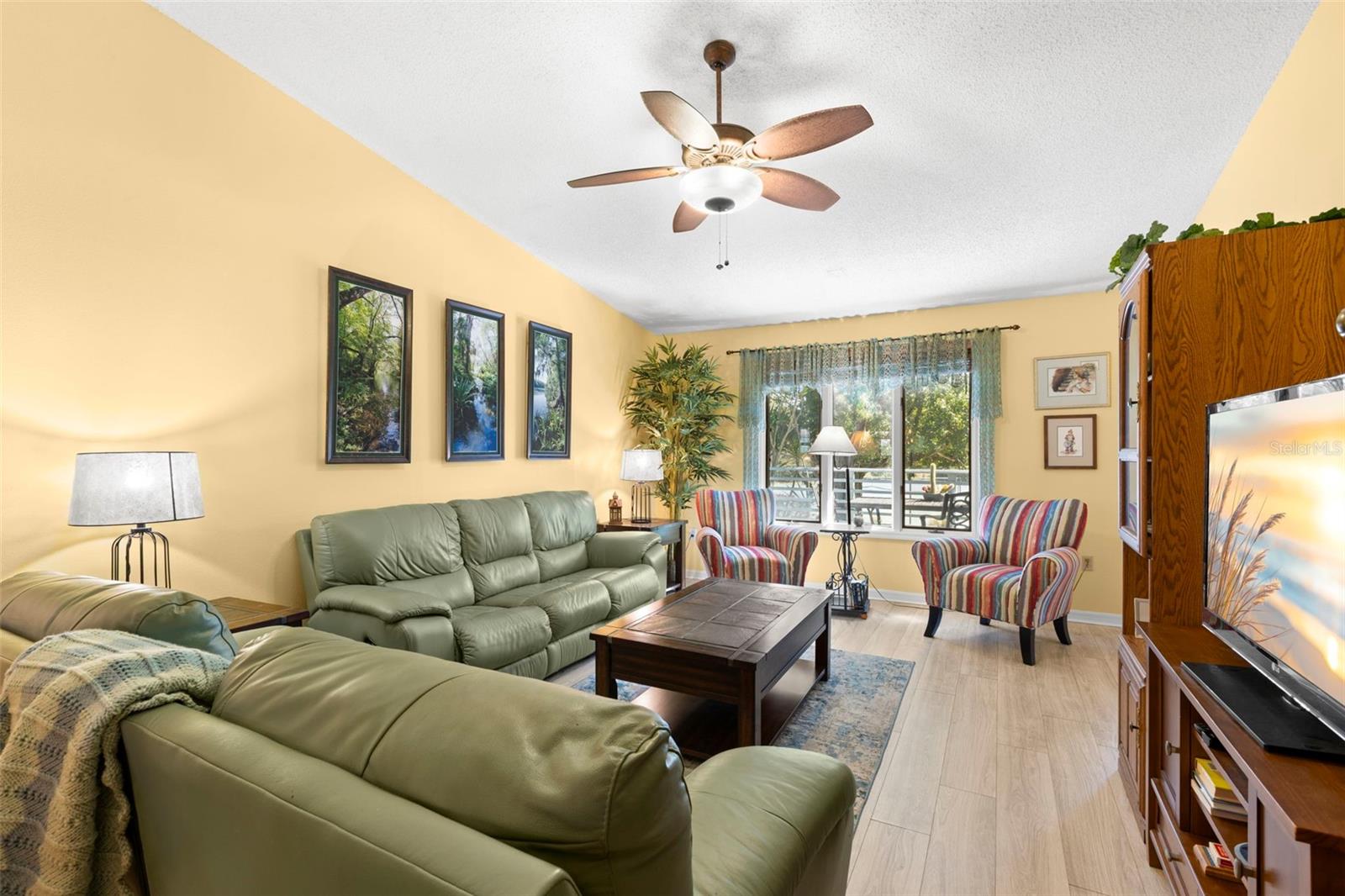 1013 CARAVEL CT — photo 4