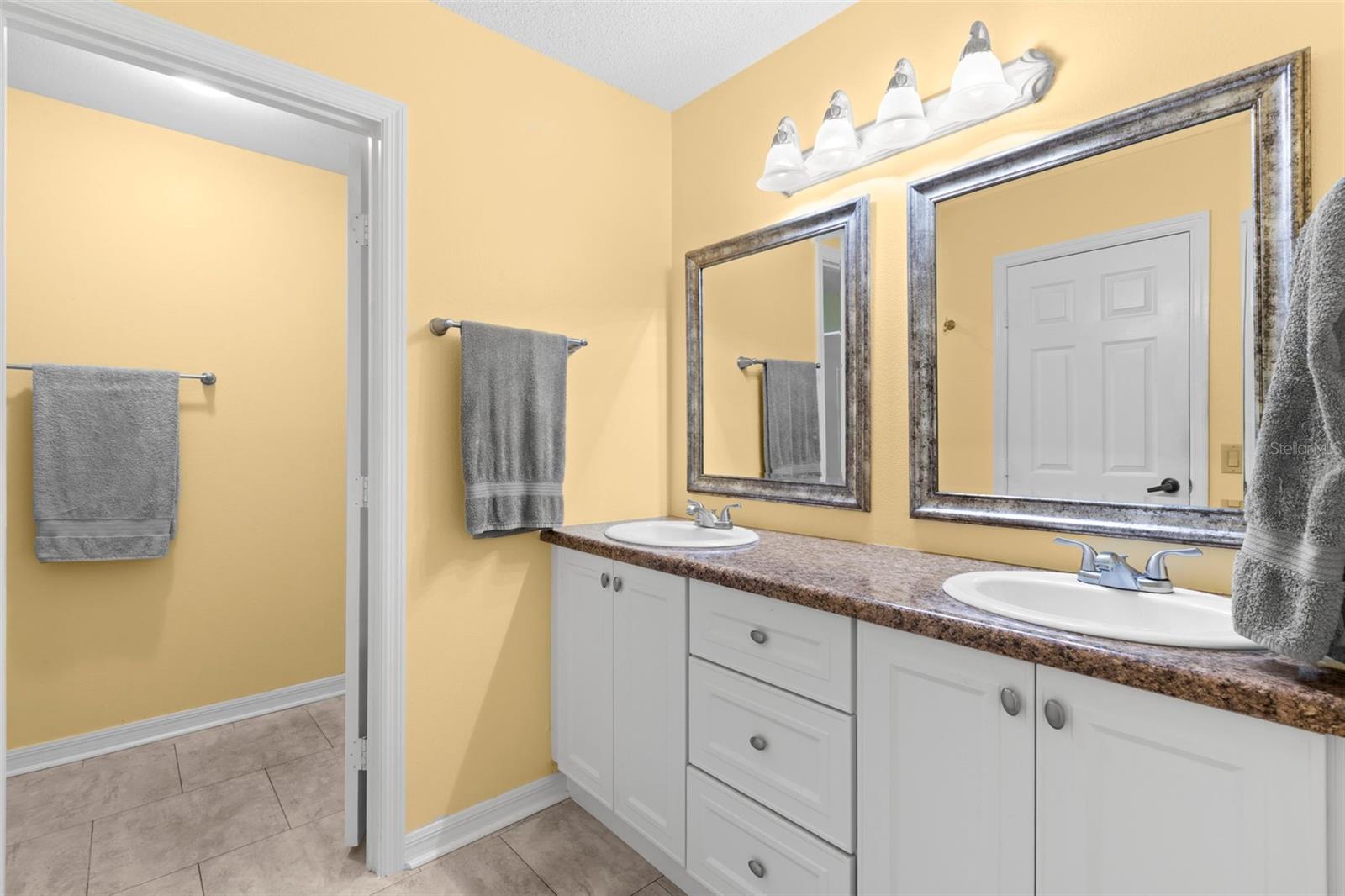 1013 CARAVEL CT — photo 20