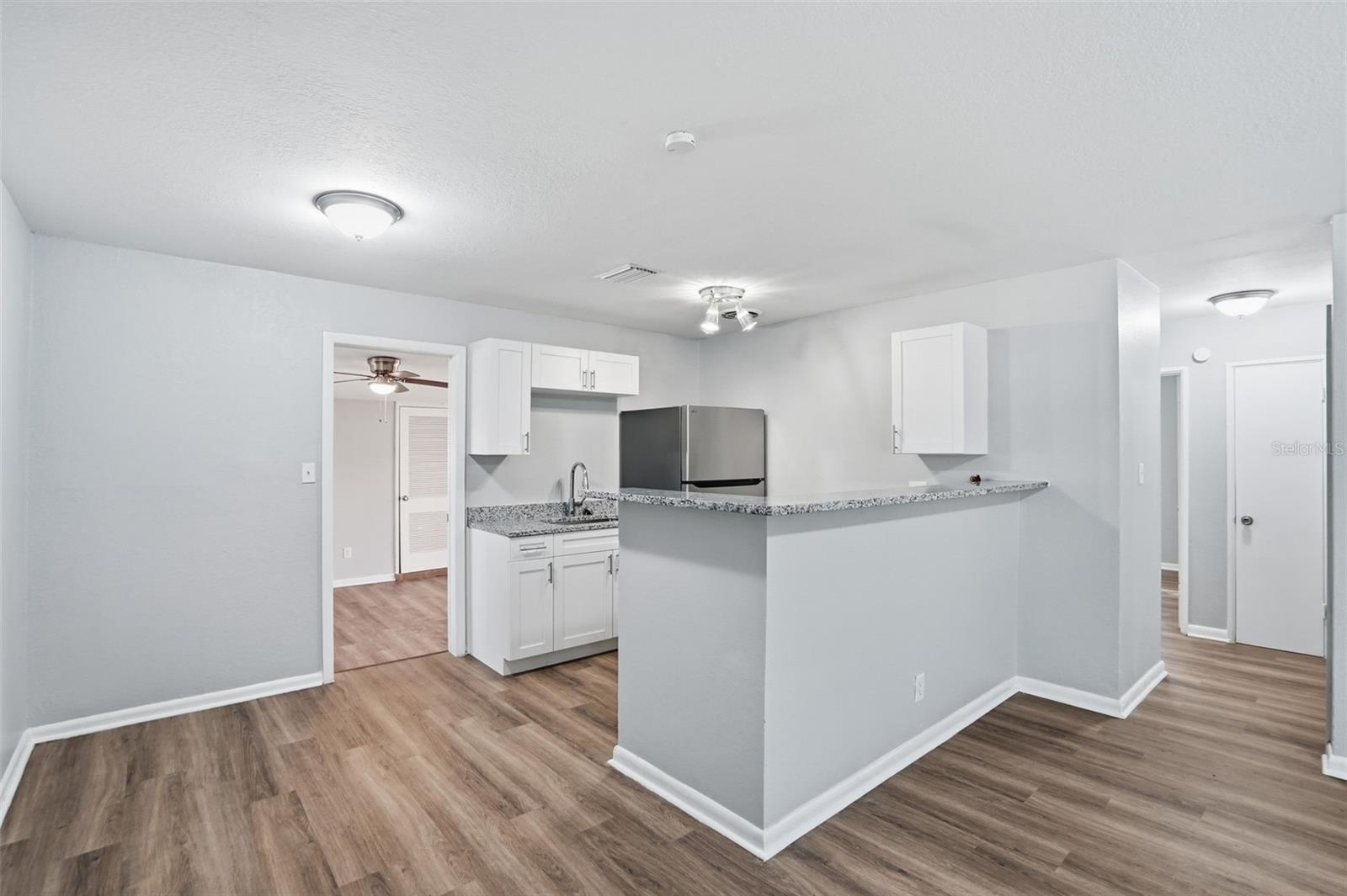 4410 W WYOMING AVE — photo 11