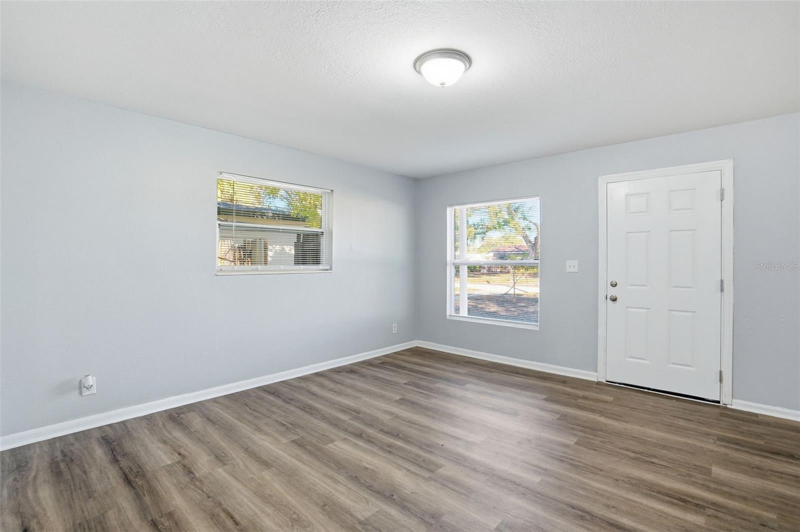 4410 W WYOMING AVE — photo 7
