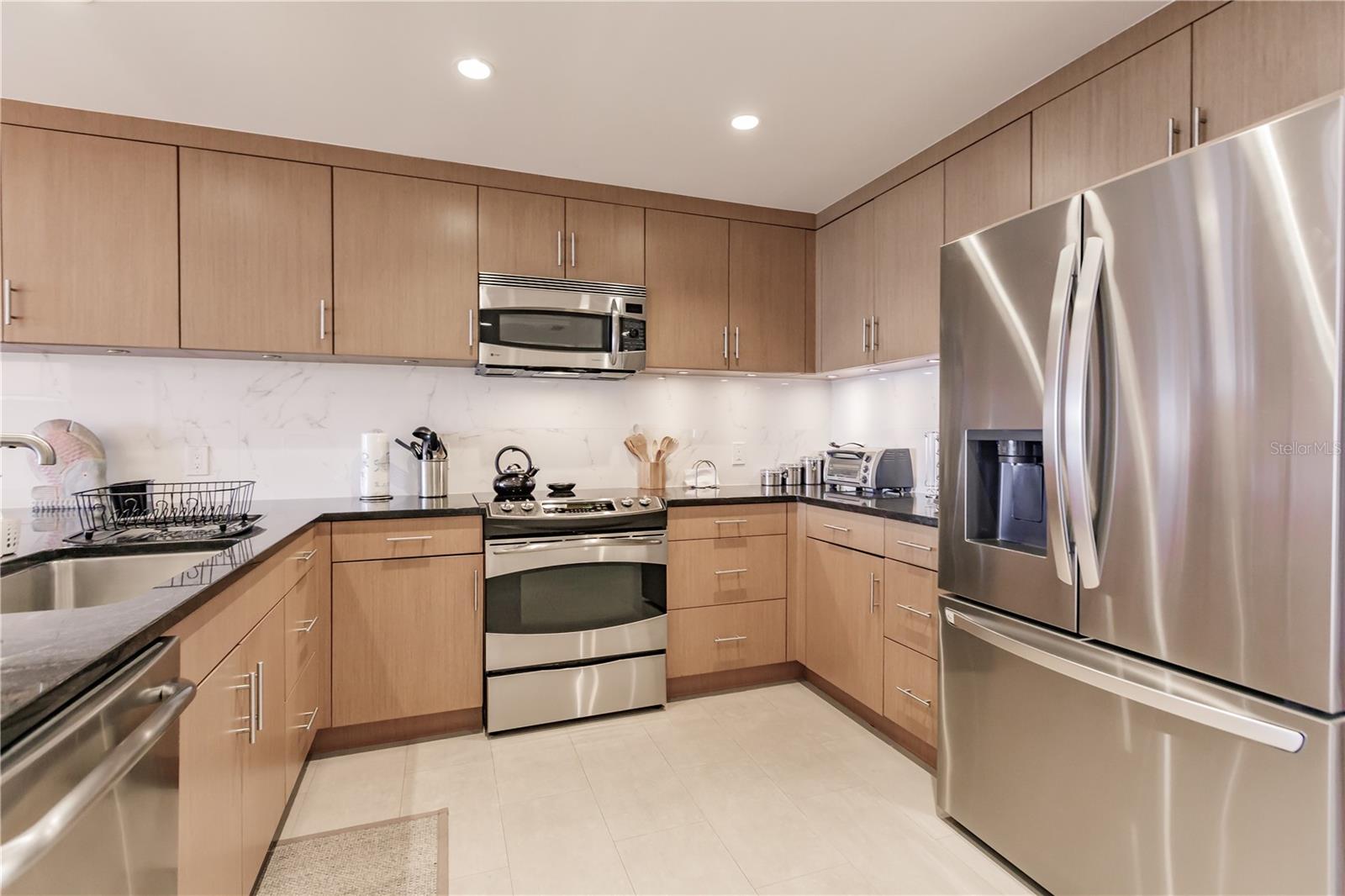 1200 E PEPPERTREE LN #402 — photo 4