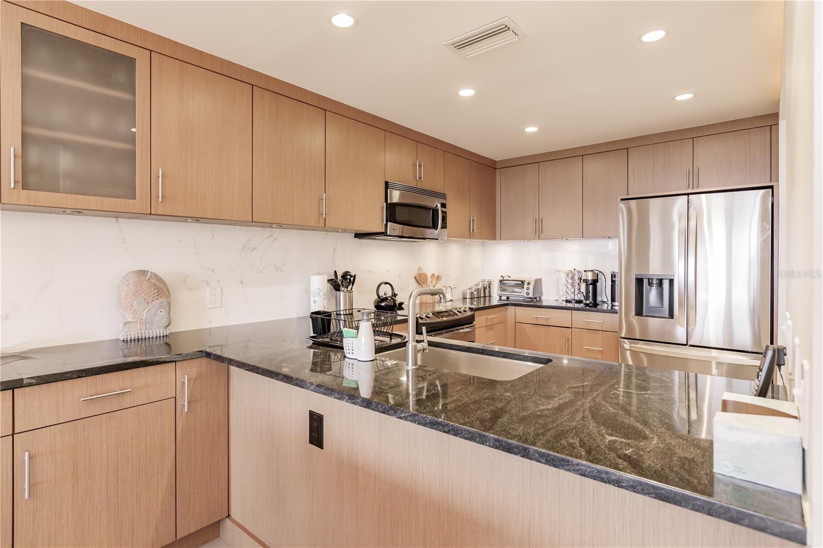 1200 E PEPPERTREE LN #402 — photo 8