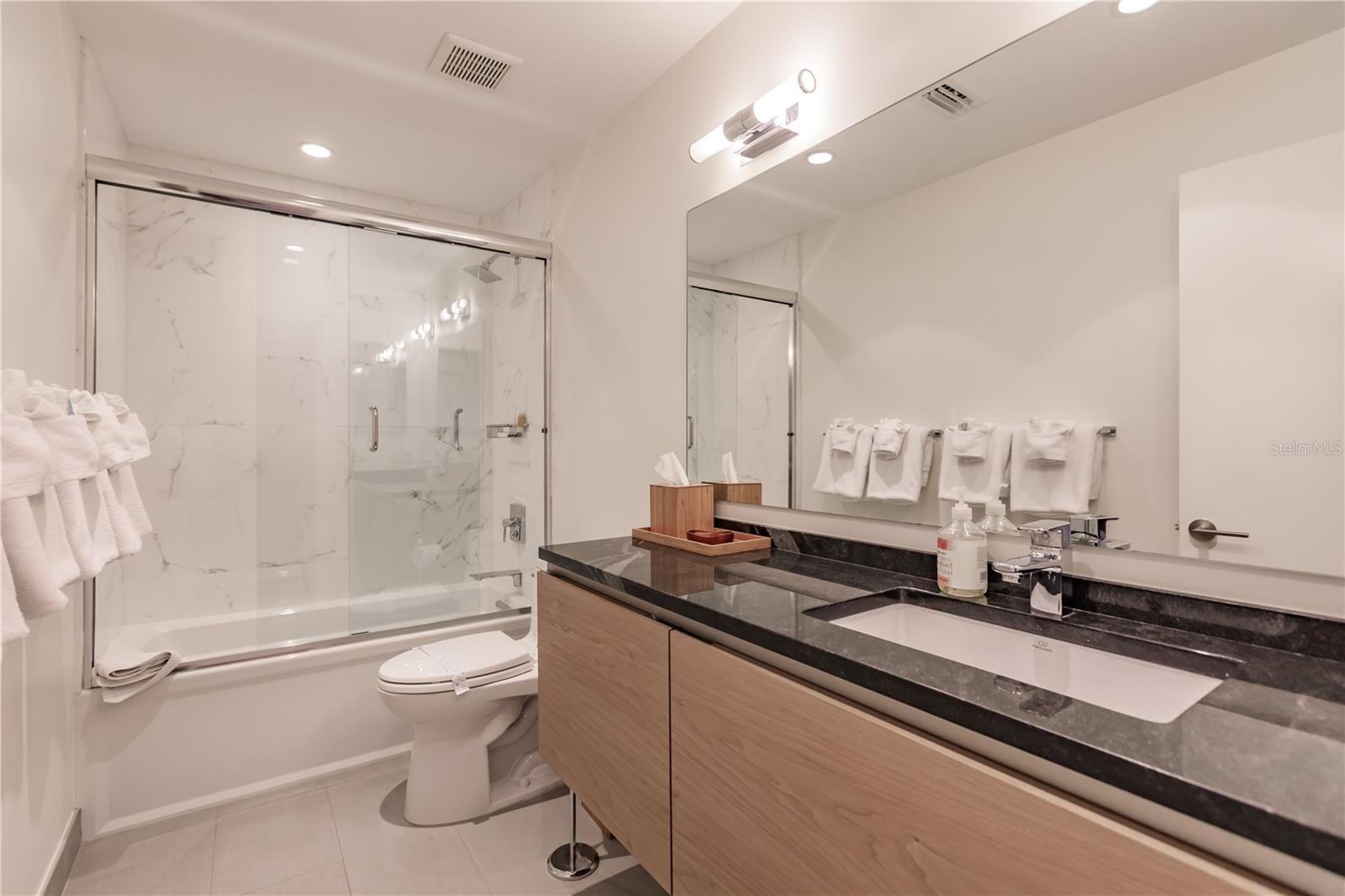 1200 E PEPPERTREE LN #402 — photo 24