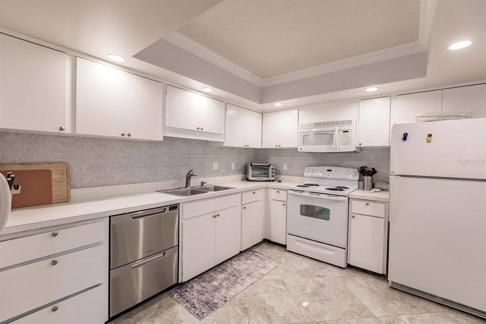 1200 E PEPPERTREE LN #206 — photo 12
