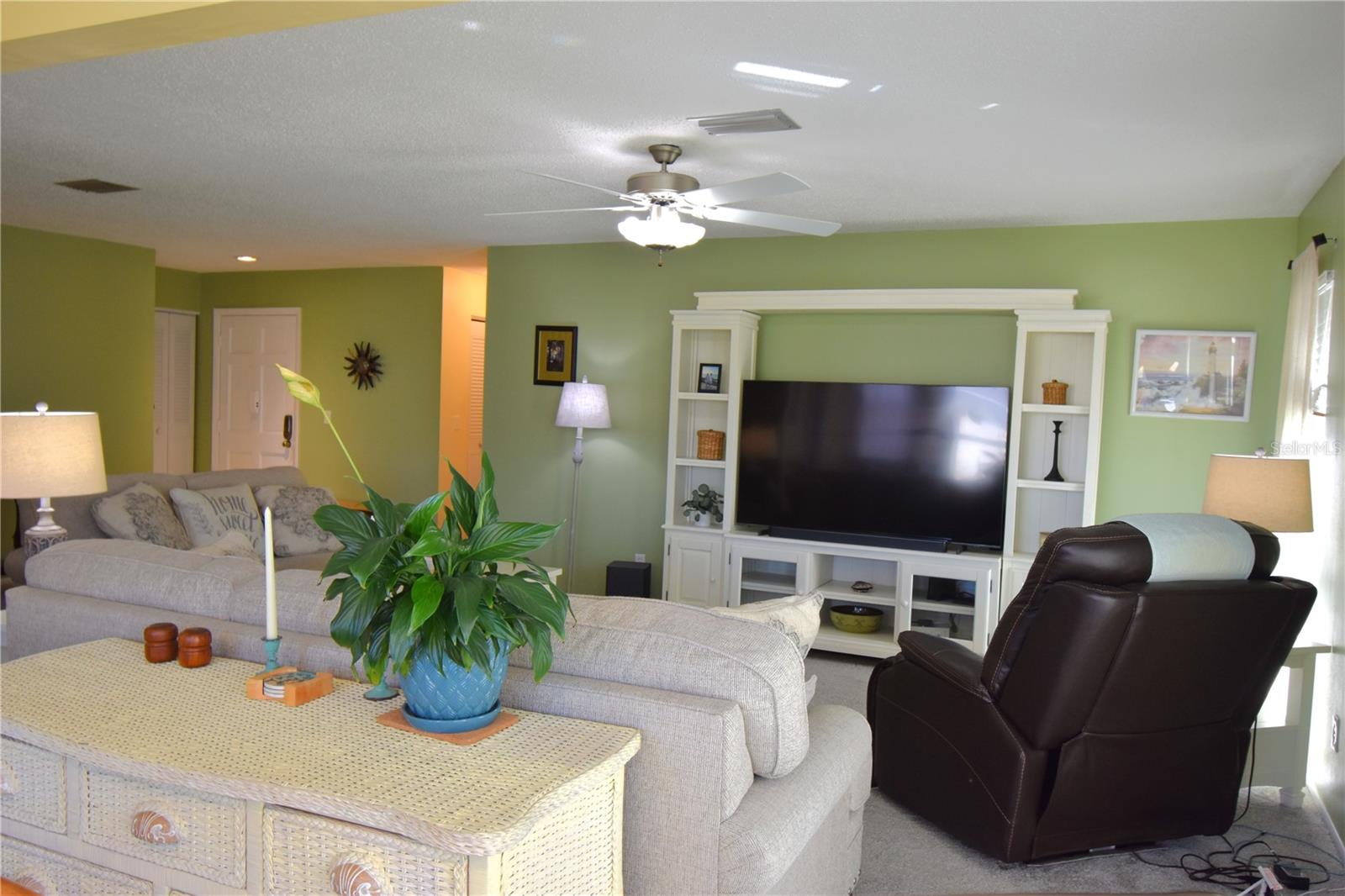 121 FERNWOOD CIR #121 — photo 9