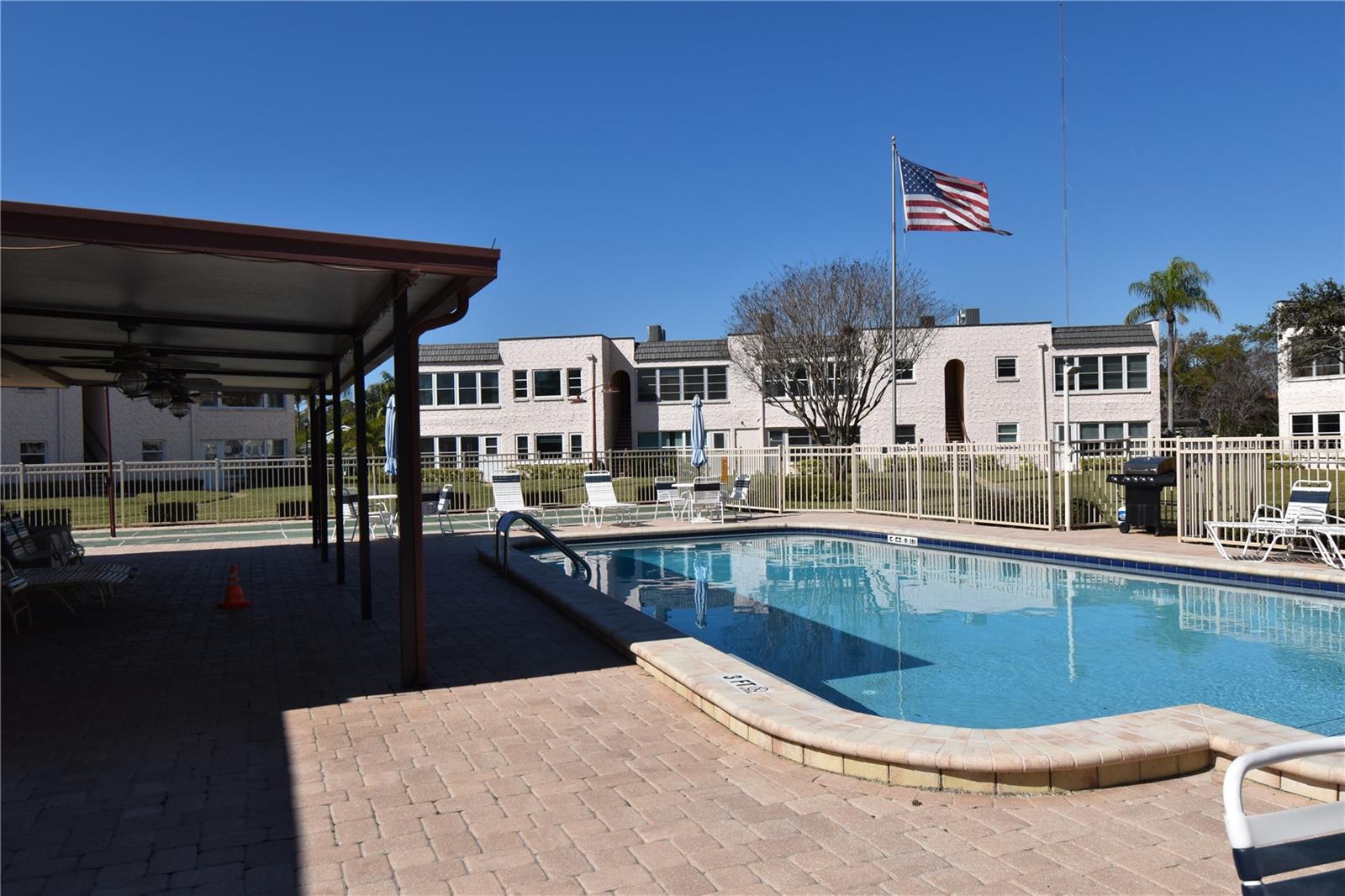 121 FERNWOOD CIR #121 — photo 40