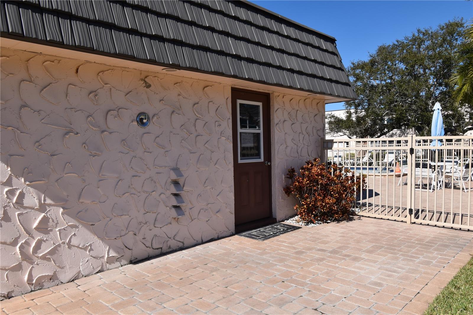 121 FERNWOOD CIR #121 — photo 33