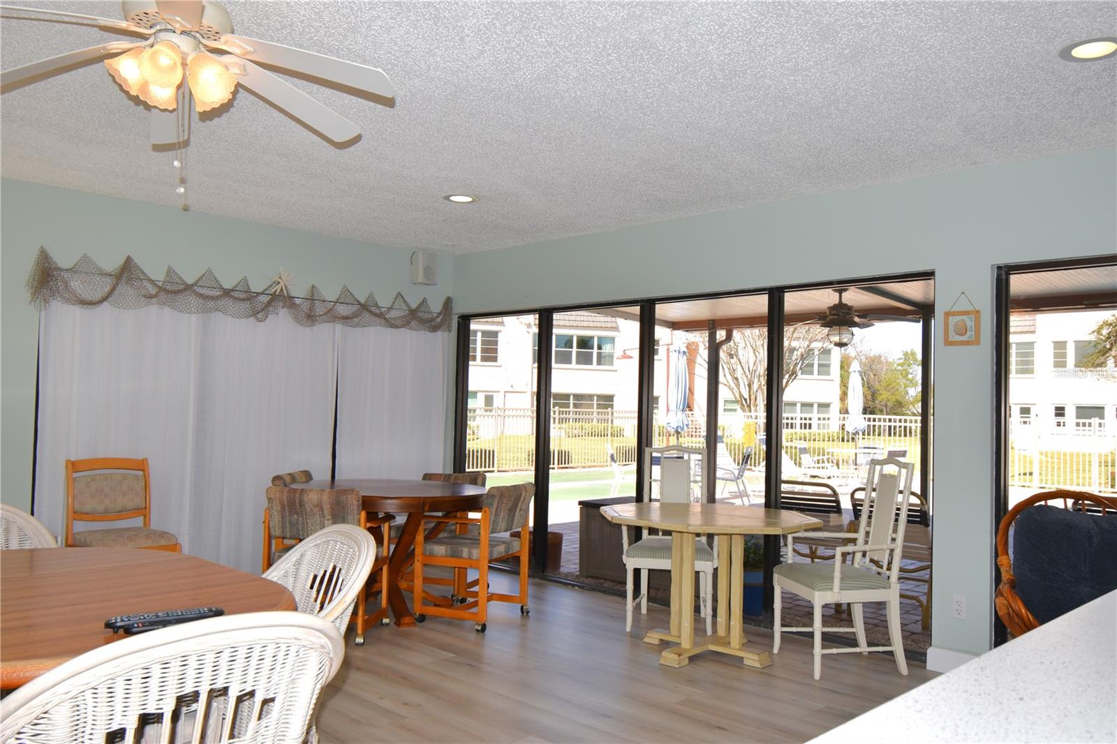 121 FERNWOOD CIR #121 — photo 49