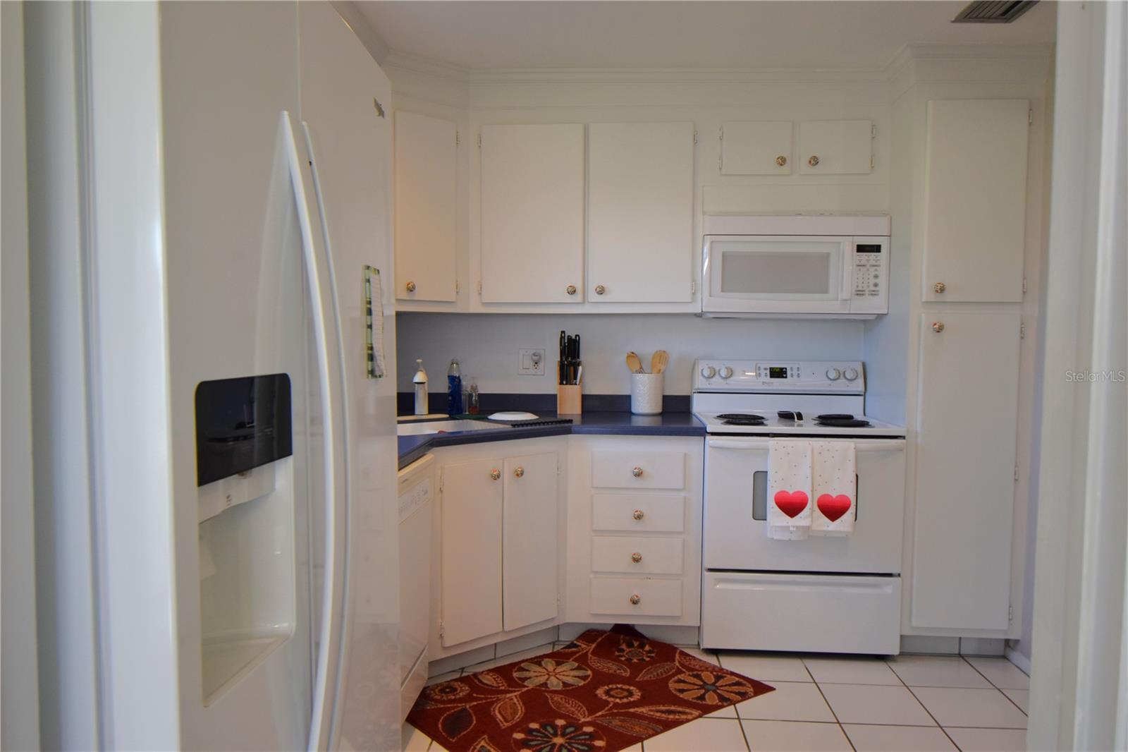 121 FERNWOOD CIR #121 — photo 21