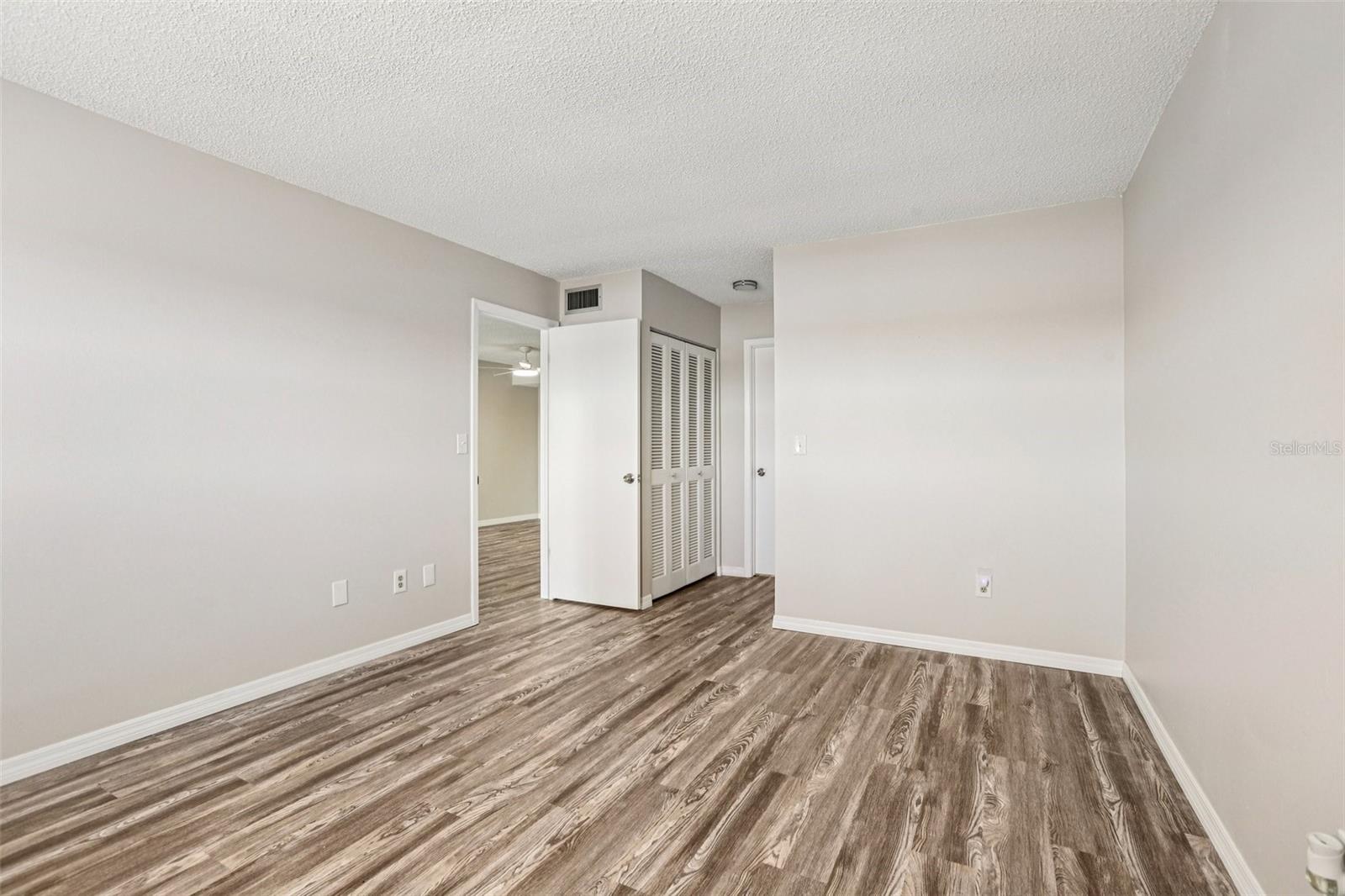 11120 CARRIAGE HILL DR #1 — photo 23