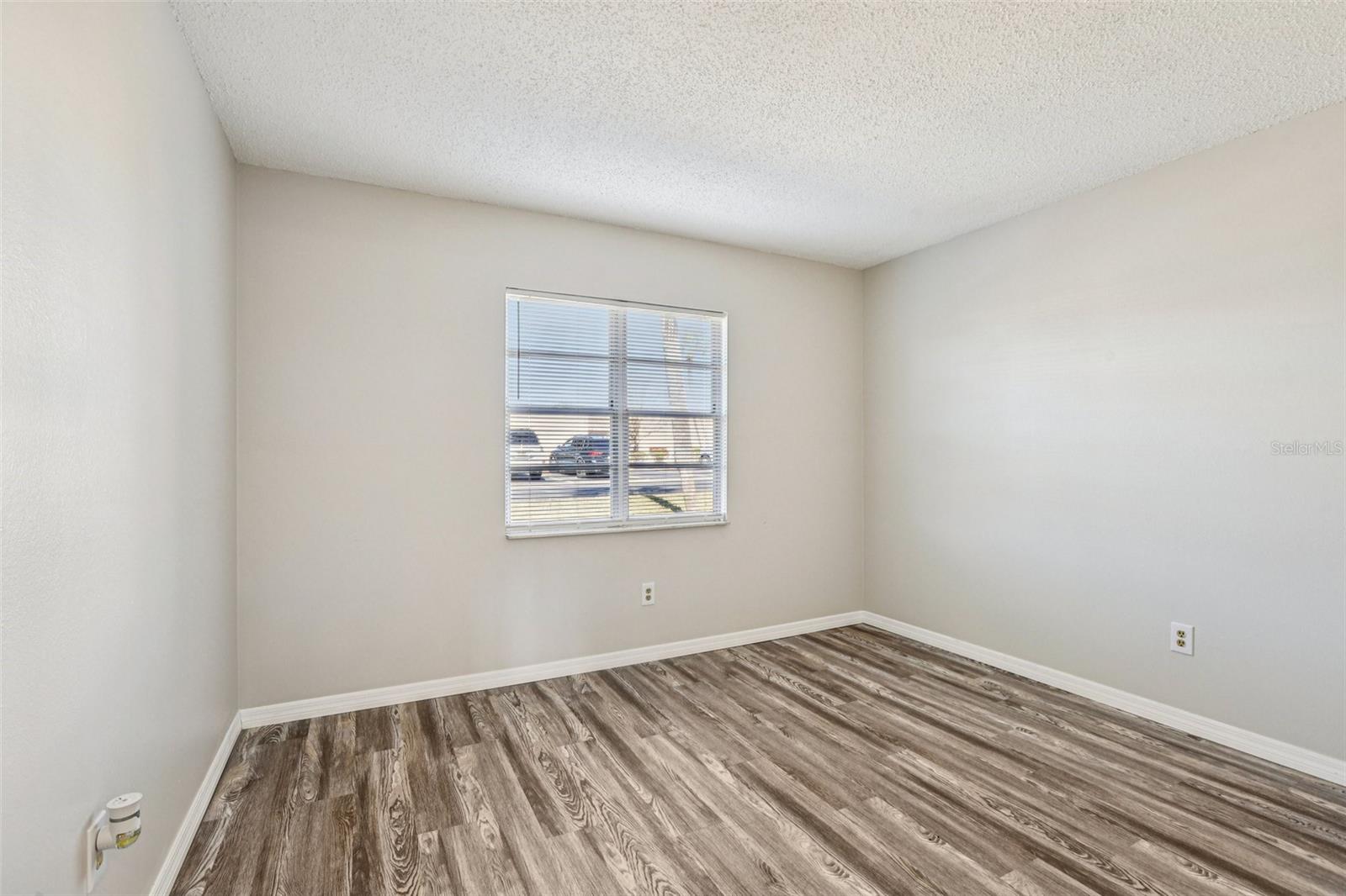 11120 CARRIAGE HILL DR #1 — photo 25