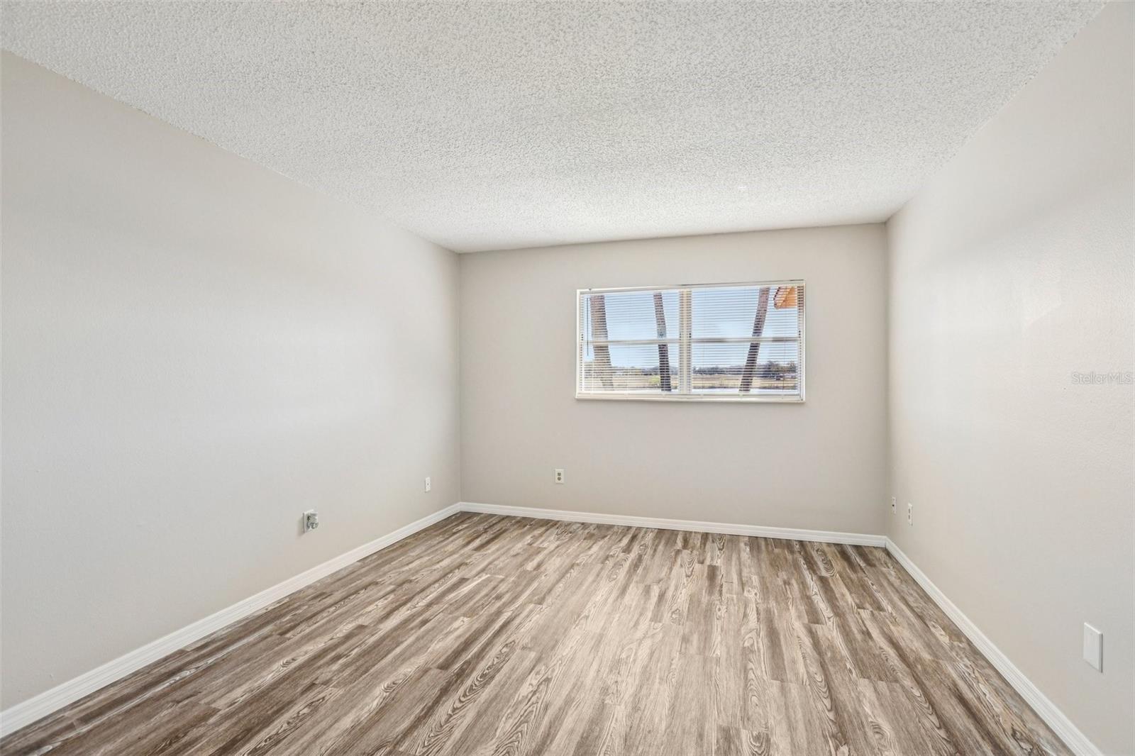 11120 CARRIAGE HILL DR #1 — photo 22