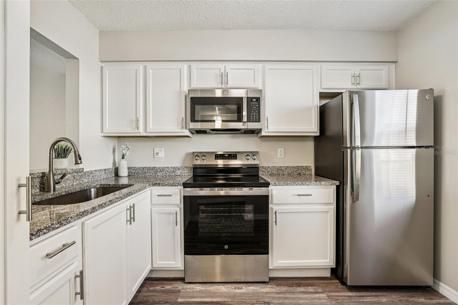 11120 CARRIAGE HILL DR #1 — photo 17