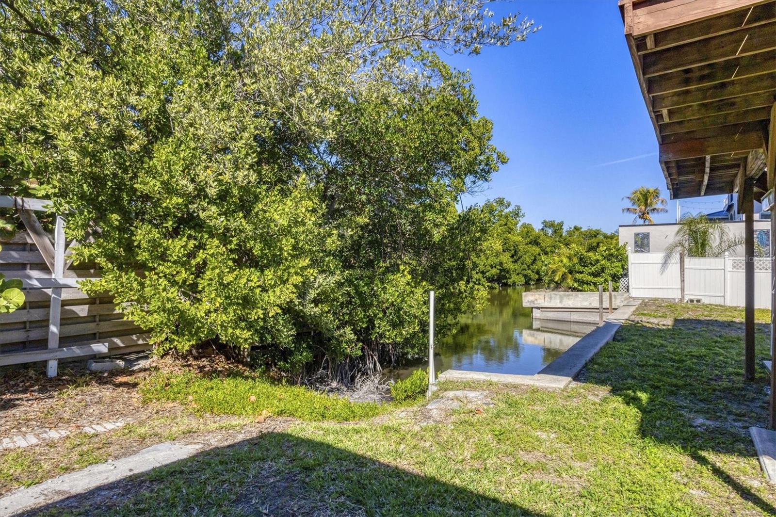 651 JUNGLE QUEEN WAY — photo 42