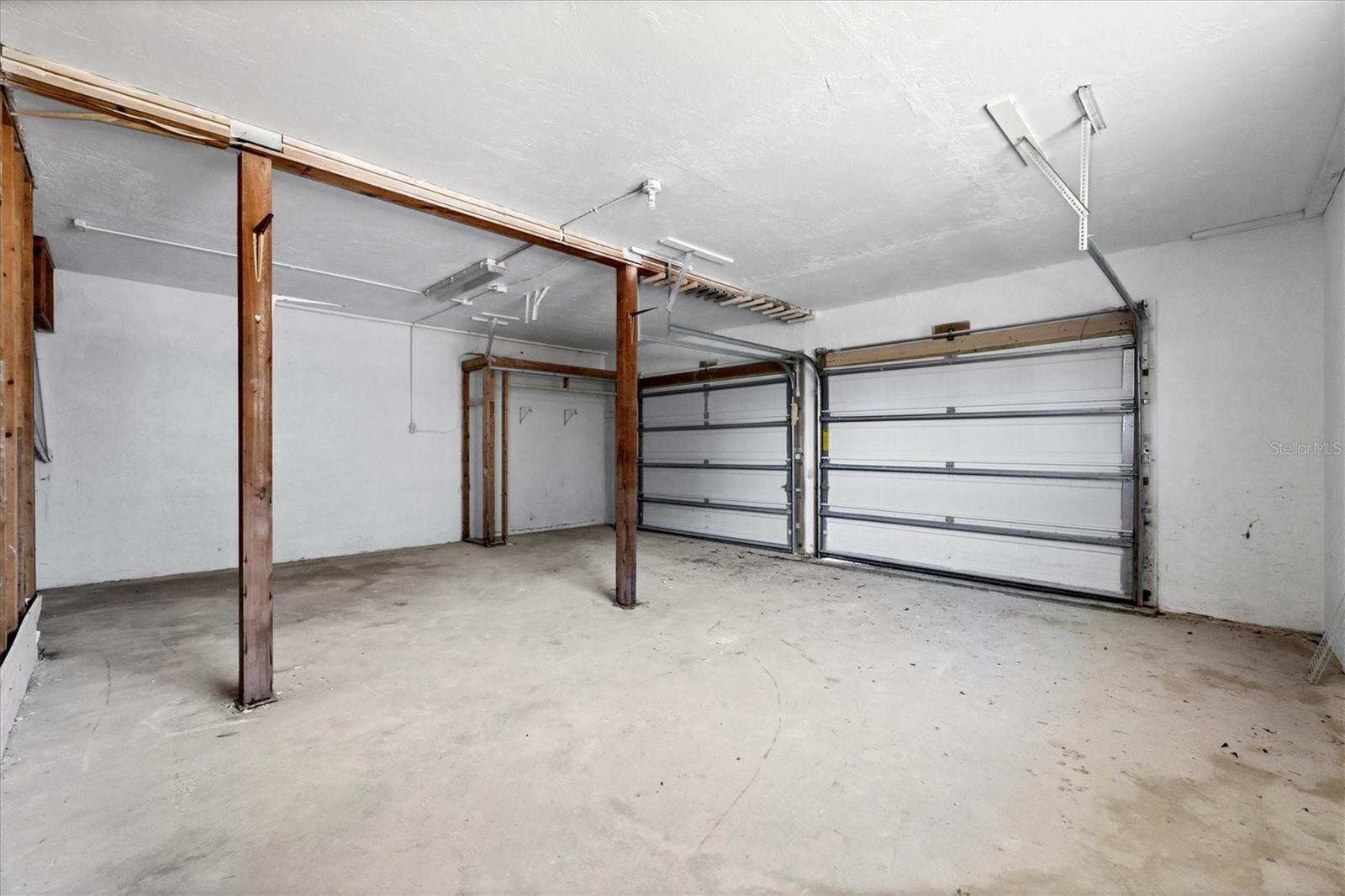 651 JUNGLE QUEEN WAY — photo 37