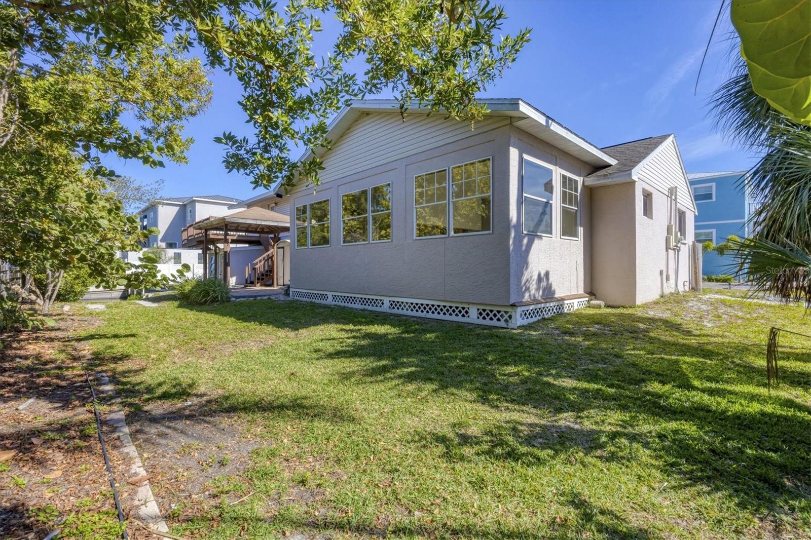 651 JUNGLE QUEEN WAY — photo 38