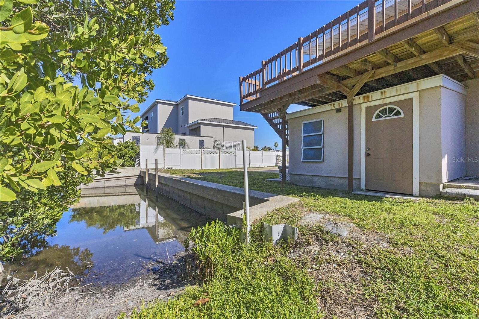 651 JUNGLE QUEEN WAY — photo 41