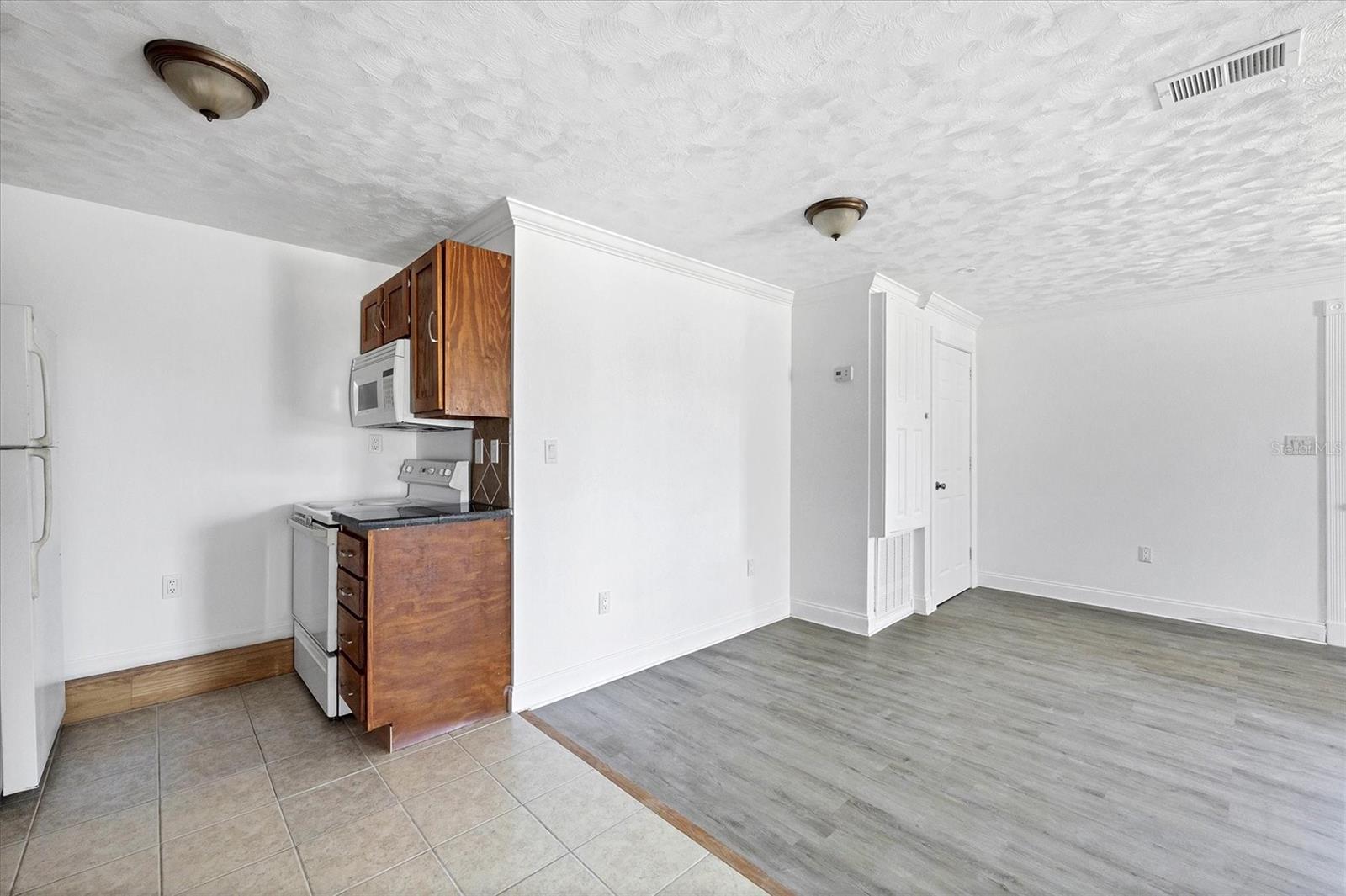 651 JUNGLE QUEEN WAY — photo 34