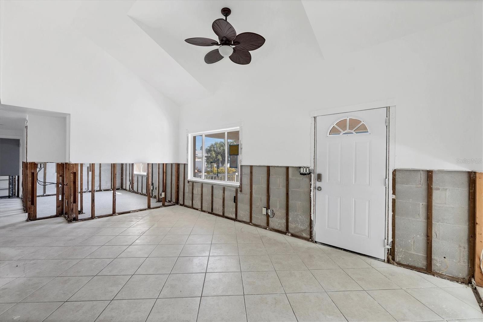 651 JUNGLE QUEEN WAY — photo 13