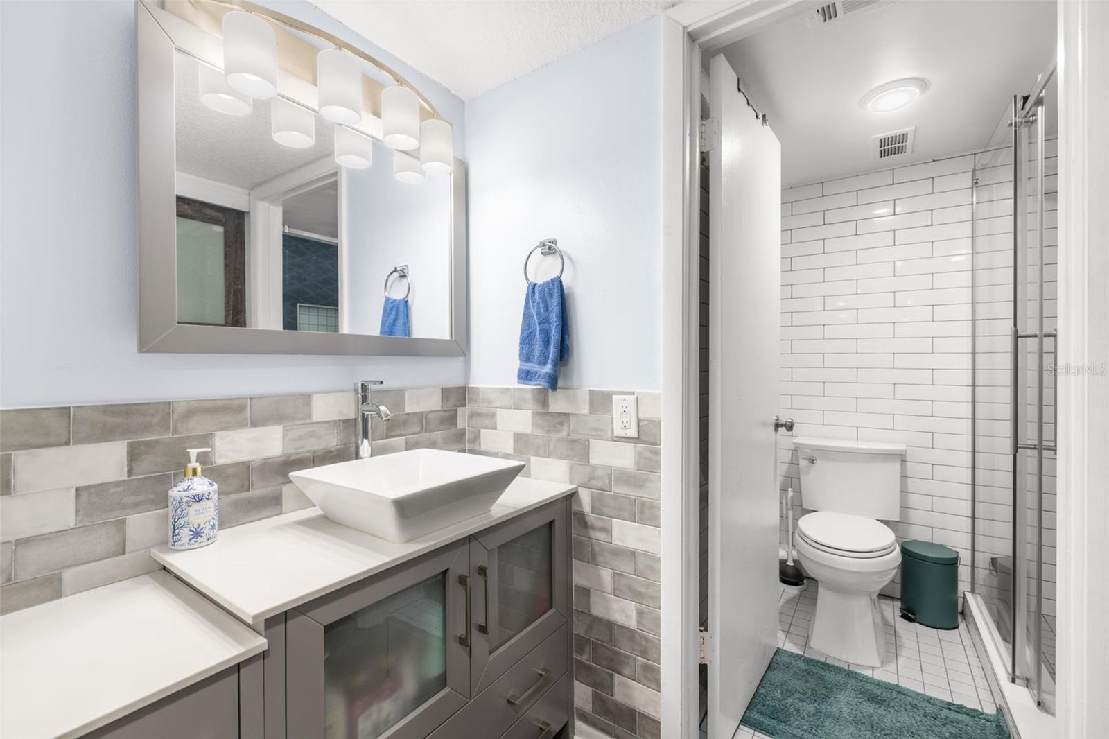 402 TARPON PT — photo 16