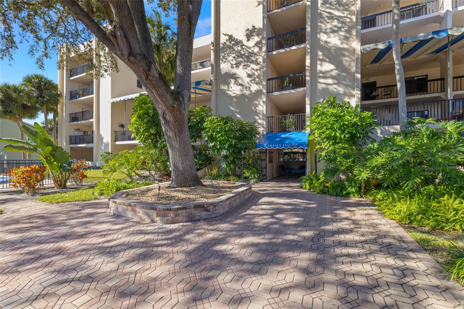 402 TARPON PT — photo 3