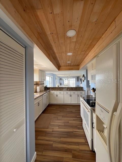 650 ISLAND WAY #708 — photo 15