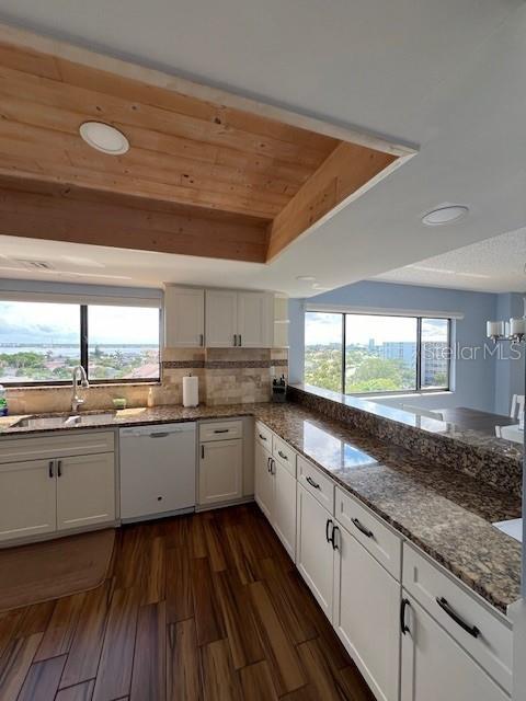 650 ISLAND WAY #708 — photo 9