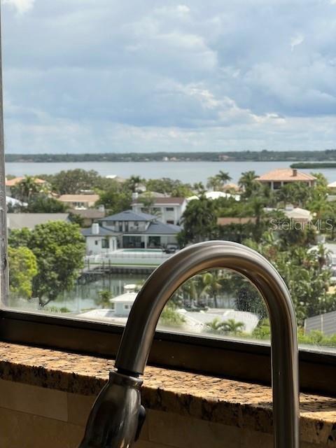 650 ISLAND WAY #708 — photo 10