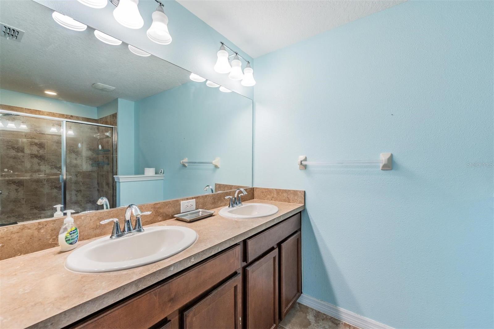 12039 GREENGATE DR — photo 18