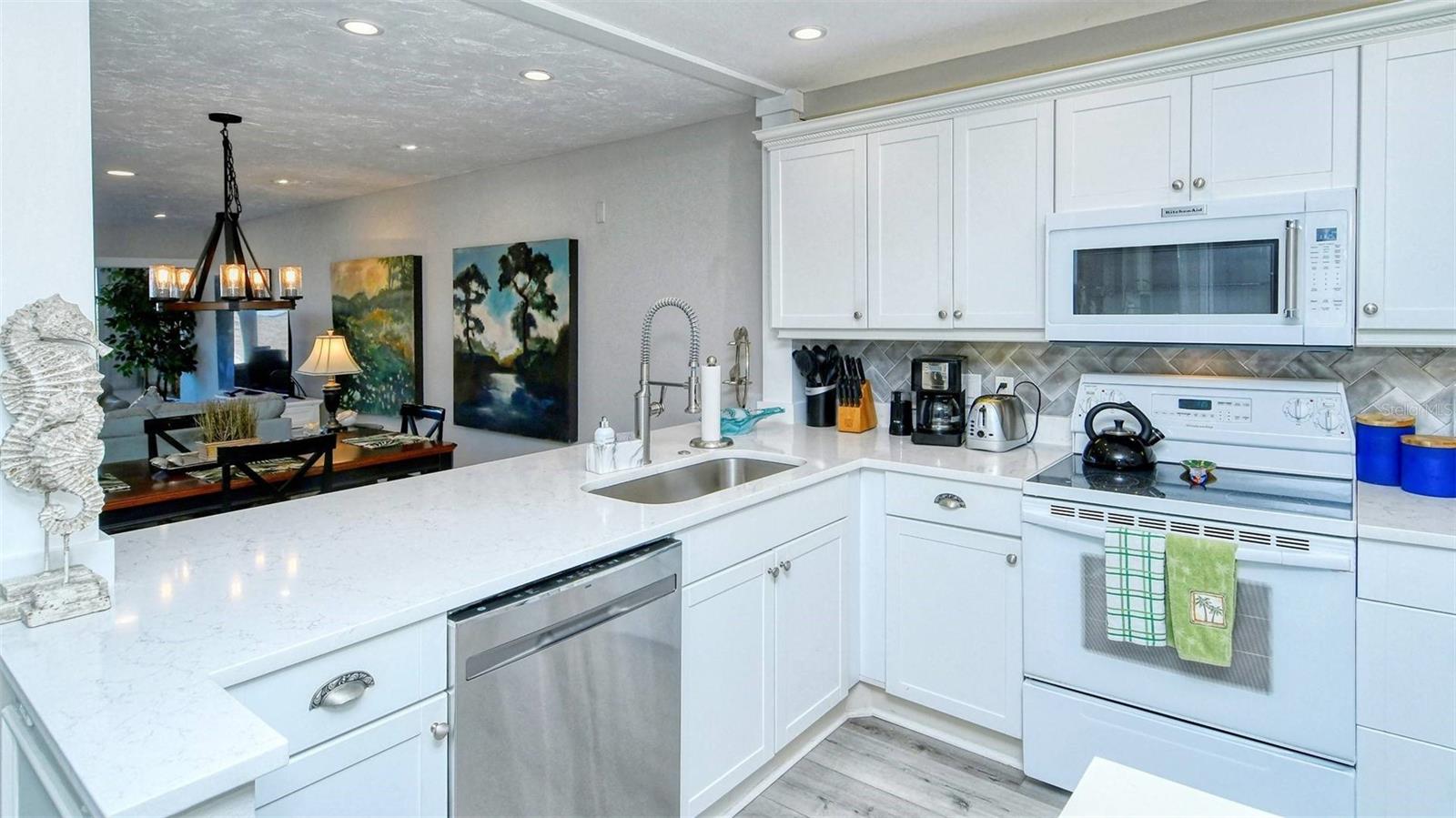 1255 E PEPPERTREE DR #305 — photo 4