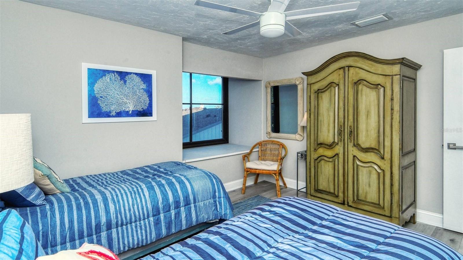 1255 E PEPPERTREE DR #305 — photo 8