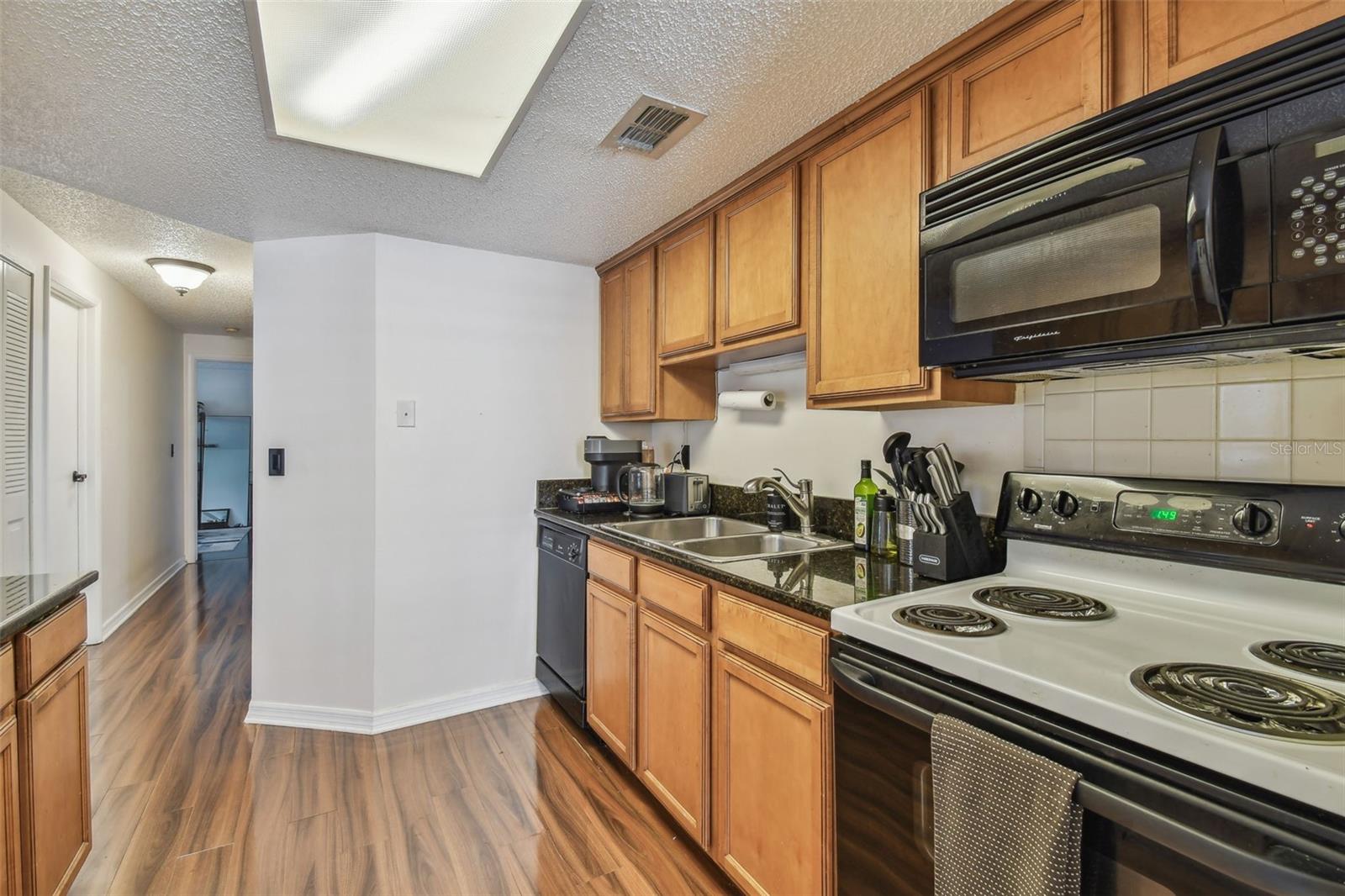 134 SYCAMORE LN #H — photo 12