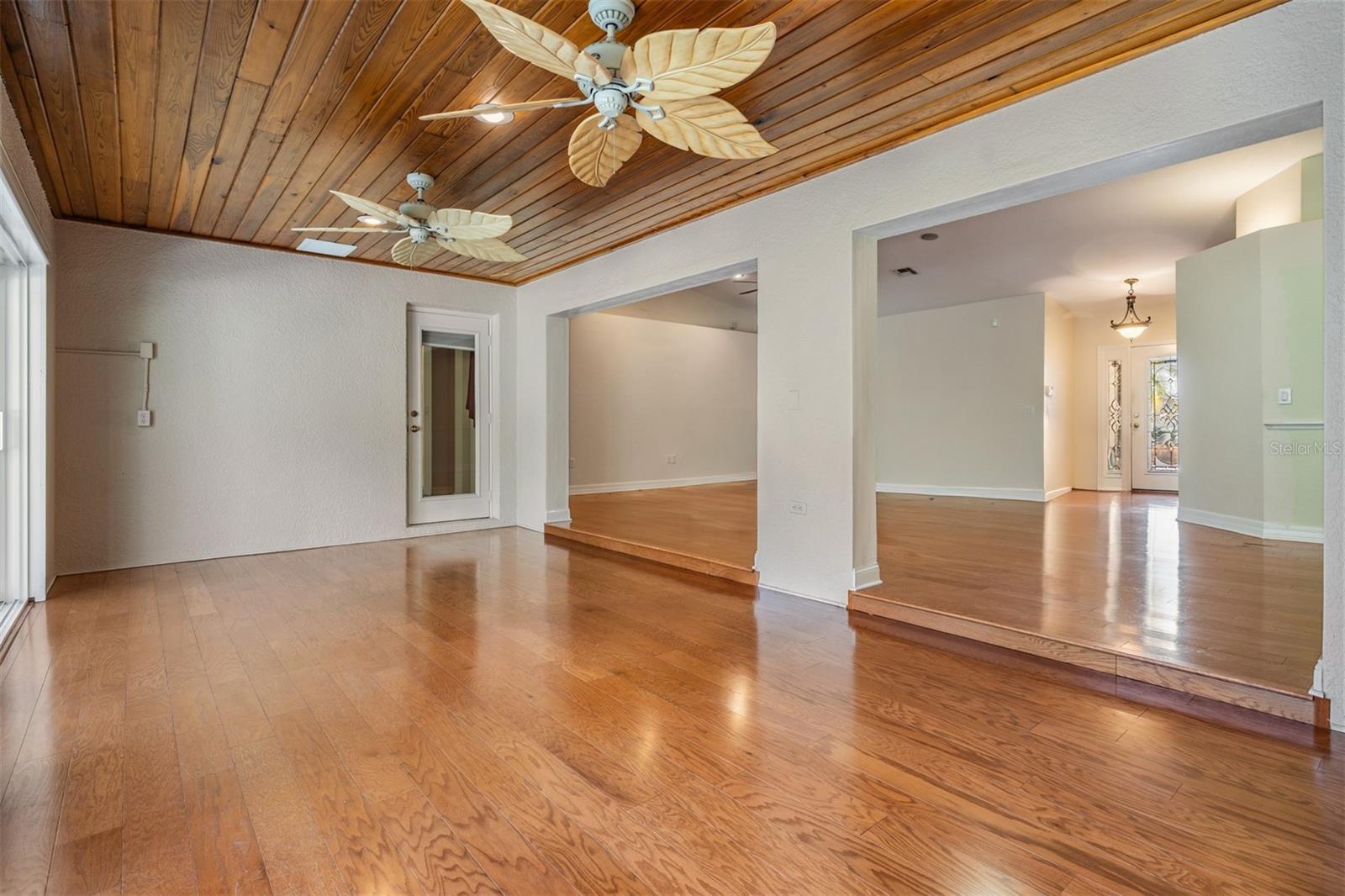 10133 COLLAR DR — photo 33
