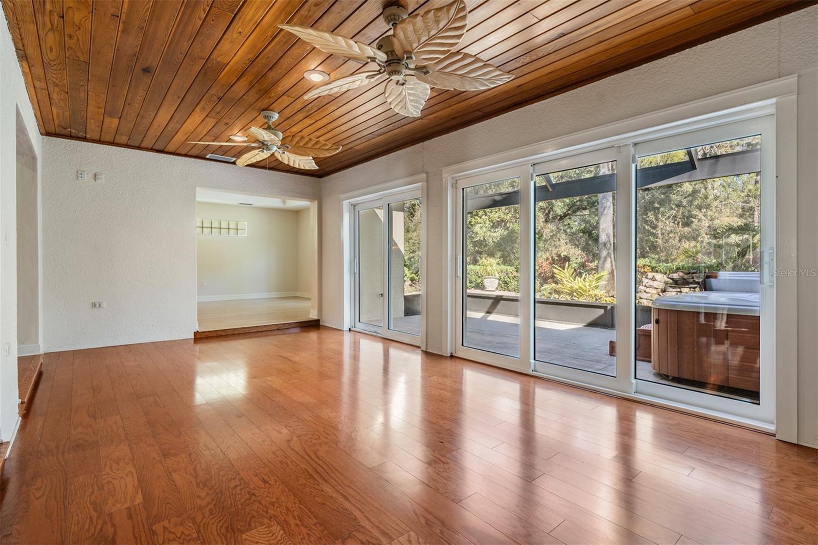 10133 COLLAR DR — photo 8