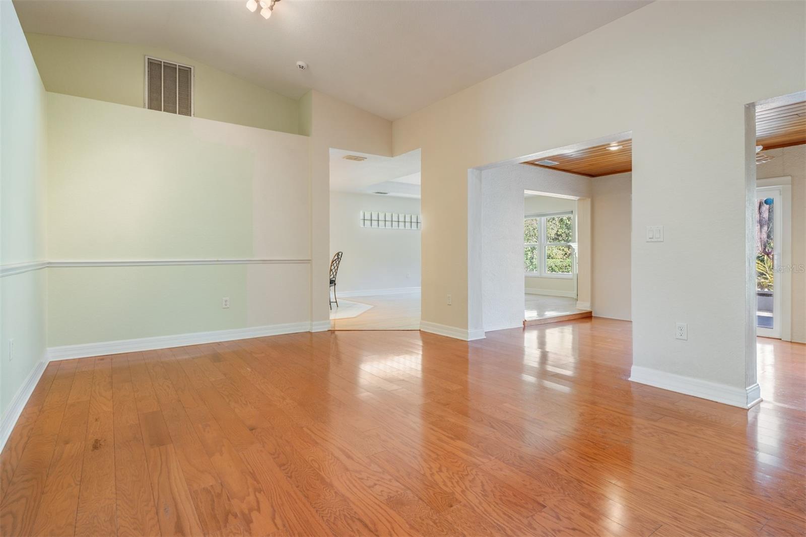 10133 COLLAR DR — photo 35