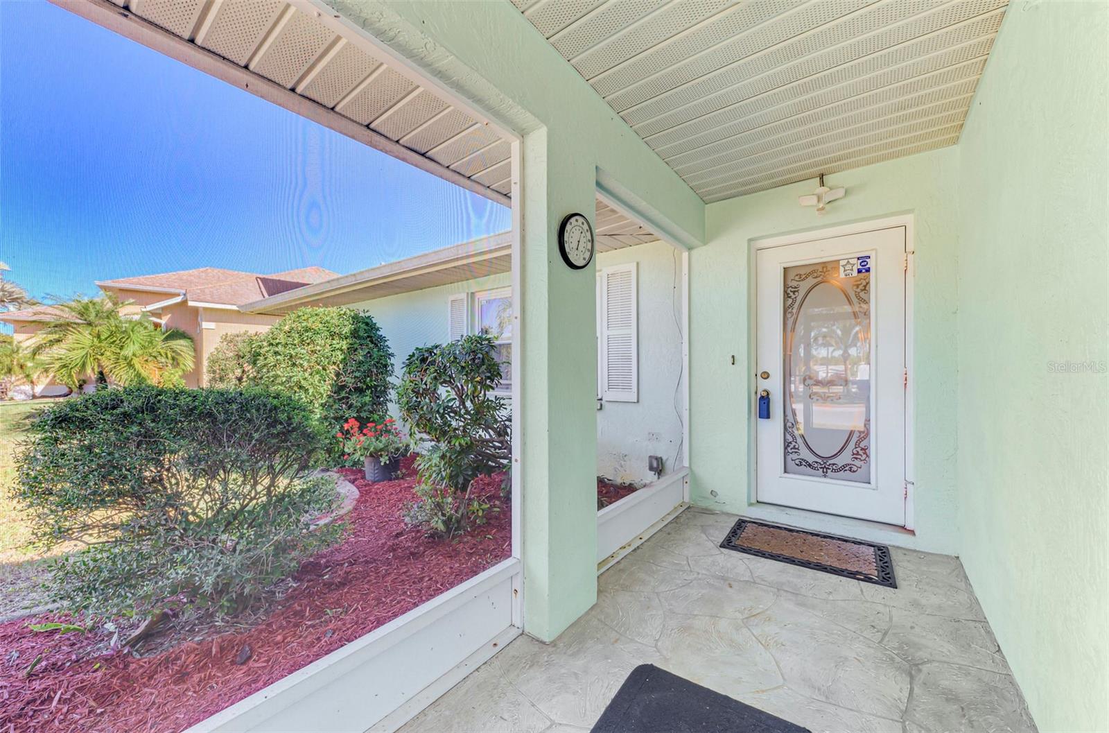 602 PORTIA ST N — photo 19